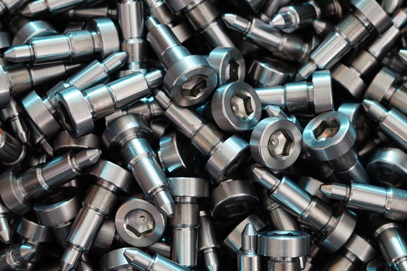 PRECISE ADJUSTING SCREW